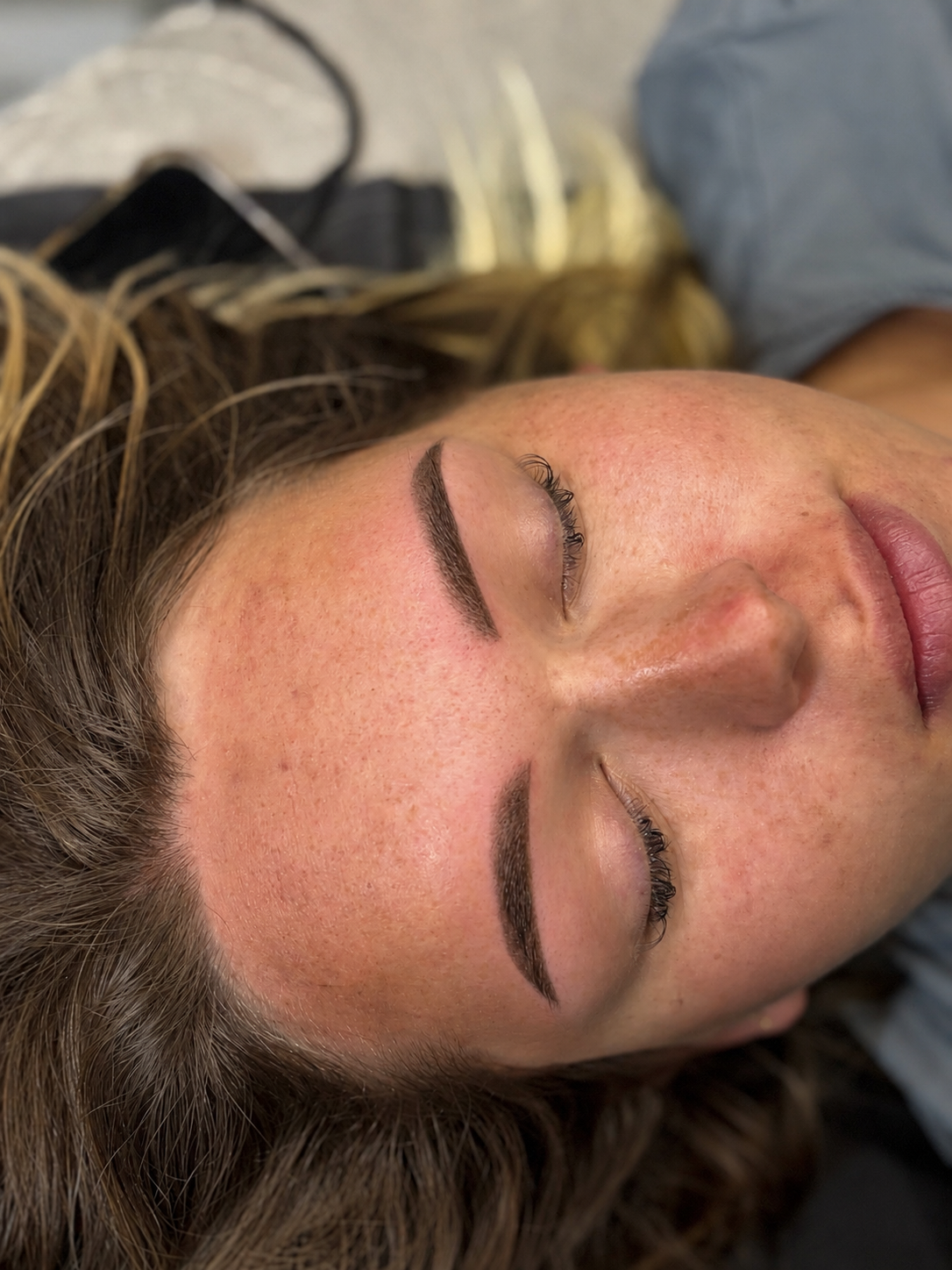 Resultaat van ombré powder brows bij Velour by Demi in Amsterdam