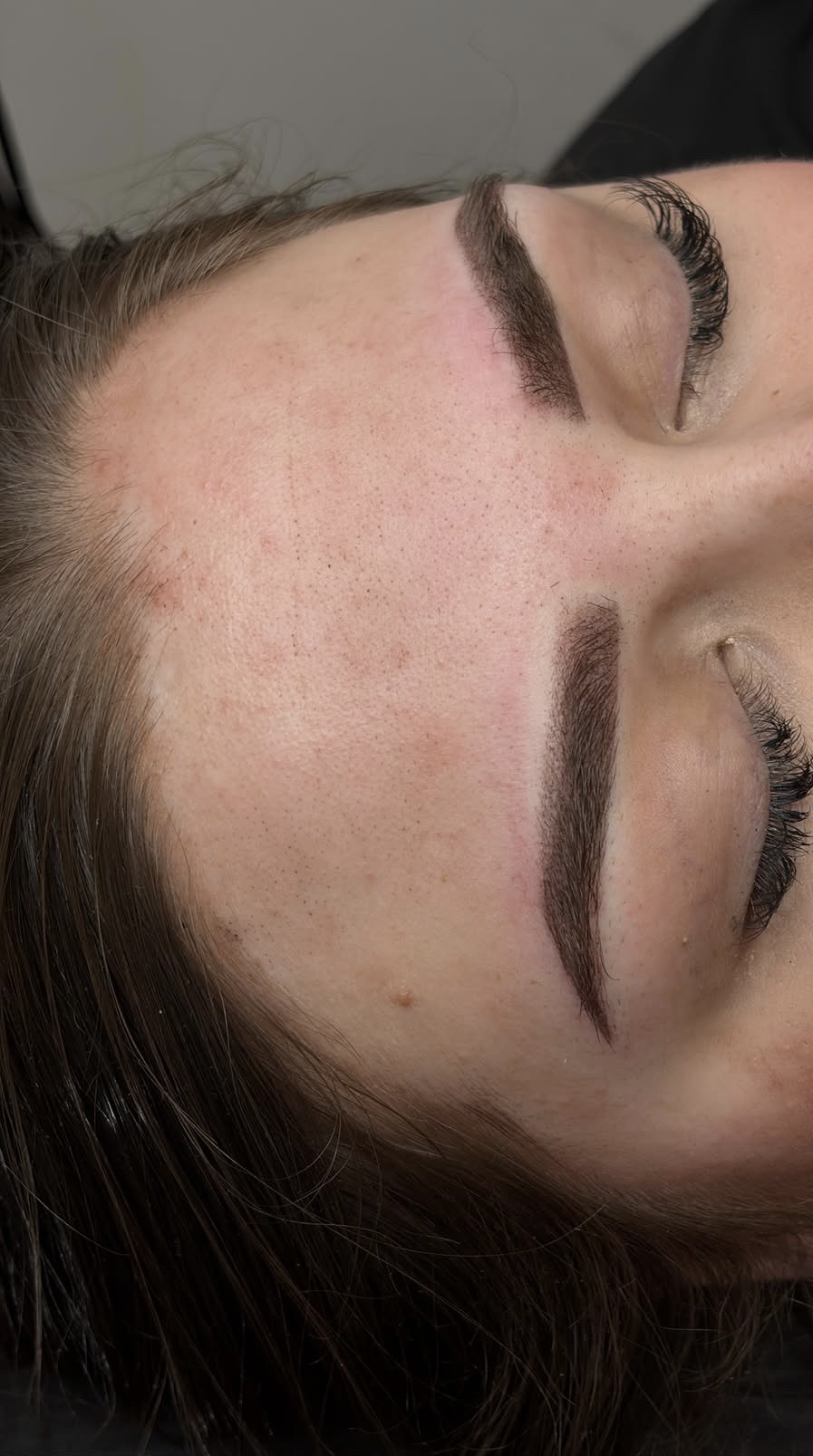 Na: ombré powder brows direct na de behandeling